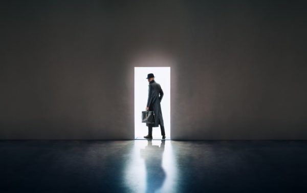 Financial Times: Με καρτοκινητά το προσωπικό της Κομισιόν που ταξιδεύει στις ΗΠΑ υπό τον φόβο κατασκοπείας