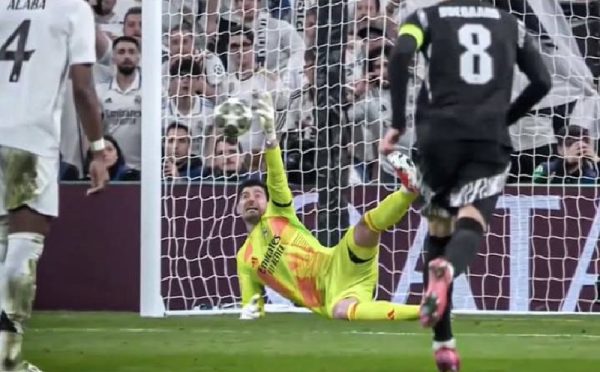 Ο Κουρτουά έπιασε το πέναλτι του Σάκα και το «Μπερναμπέου» πήρε… φωτιά! (vids)