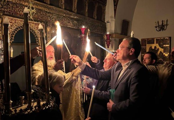 Φολέγανδρος: Στον τόπο που γεννήθηκε για τις εορτές του Πάσχα ο Φάμελλος, μαζί με τη σύζυγό του