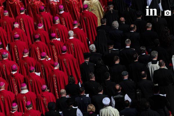 Πάπας Φραγκίσκος: Χιλιάδες πιστοί στο τελευταίο «αντίο» στη Ρώμη