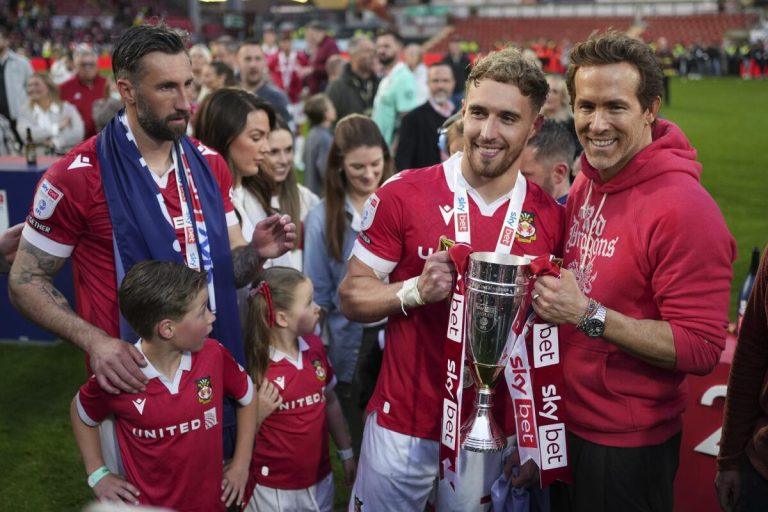 Η παρανοϊκή πορεία της Ρέξαμ – Από ημιεπαγγελματική, στην Championship σε 4 χρόνια και με έσοδα… Premier League (vids)