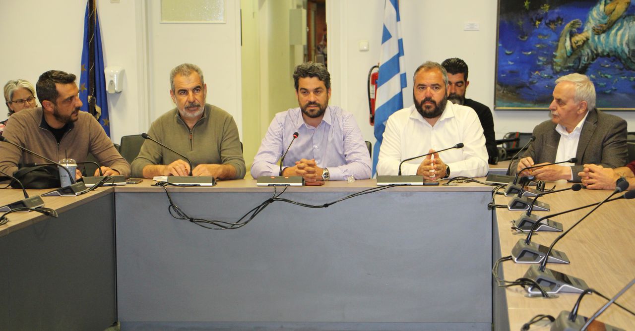 Προανήγγειλε δημιουργία μόνιμης πισίνας ο Δήμαρχος Χανίων