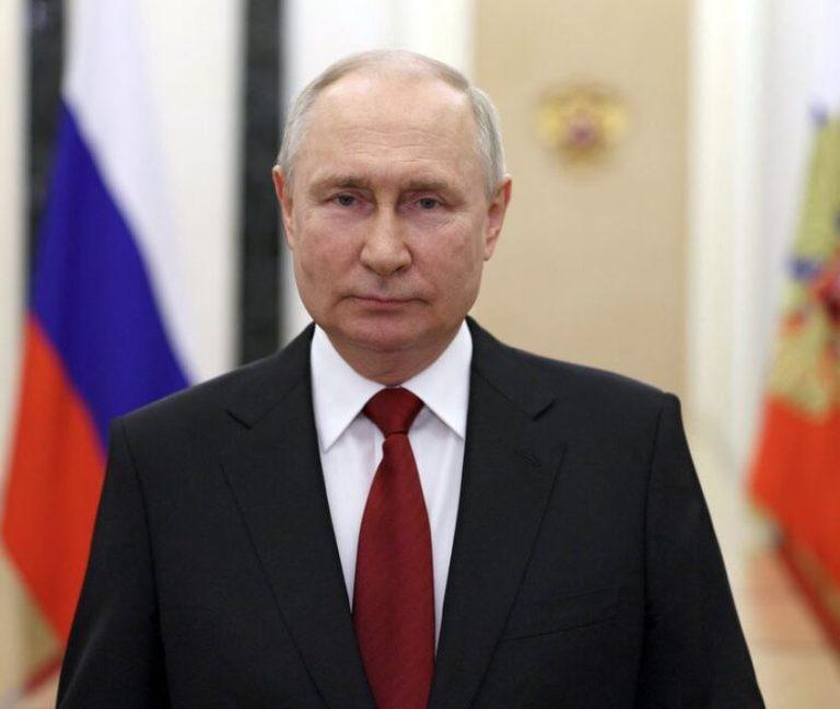 Τριήμερη εκεχειρία ανακοίνωσε ο Πούτιν – «Ανθρωπιστικοί οι λόγοι»