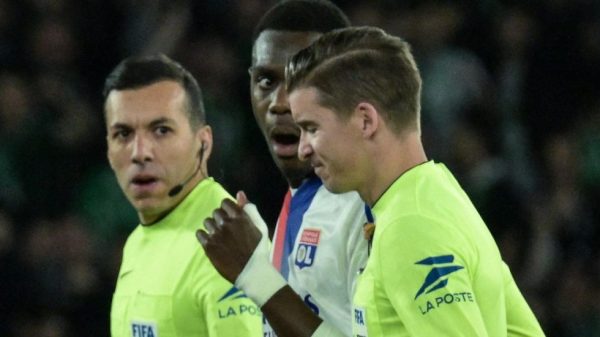 Οργισμένη ανακοίνωση της γαλλικής ομοσπονδίας για το Σεντ Ετιέν – Λιόν: «Οι διαιτητές αξίζουν τον σεβασμό»