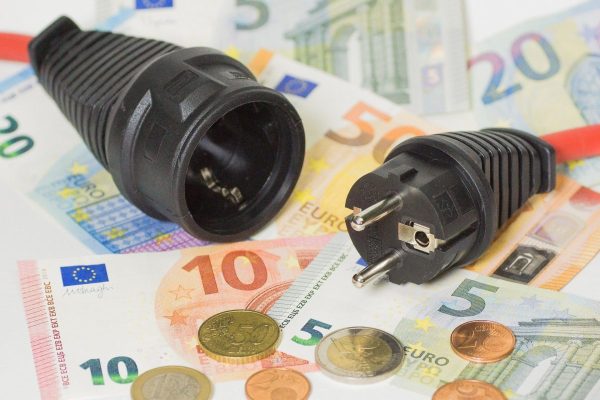 Επιδοτήσεις ρεύματος: Πώς θα ενισχυθούν 1 εκατ. επιχειρήσεις – Πότε ανοίγει η πλατφόρμα για τις αιτήσεις