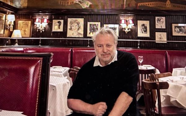 Ο «θρασύς» Λονδρέζος της εργατικής τάξης που επαναπροσδιόρισε τα εστιατόρια της Νέας Υόρκης