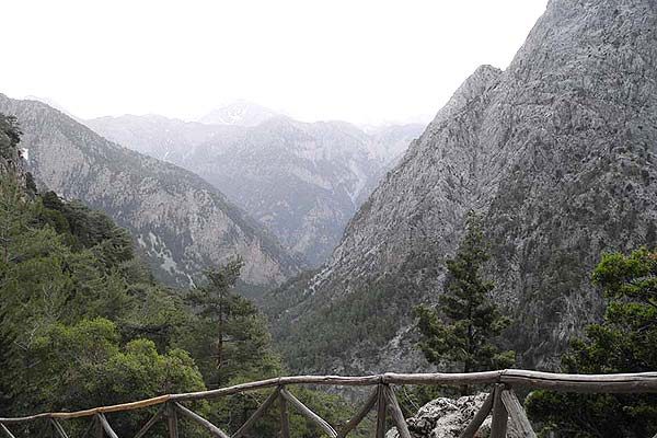 Χανιά: Επιχείρηση διάσωσης νεαρού τουρίστα στο φαράγγι της Σαμαριάς – Έπεσε σε γκρεμό 25 μέτρων