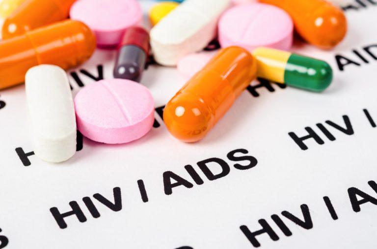 HIV: Πώς οι περικοπές της κυβέρνησης Τραμπ ενδέχεται να αποκλείσουν γυναίκες από φάρμακο για τον HIV
