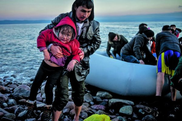 Οι ασυνήθιστες μέθοδοι που επιστρατεύουν οι διακινητές για τη μεταφορά μεταναστών