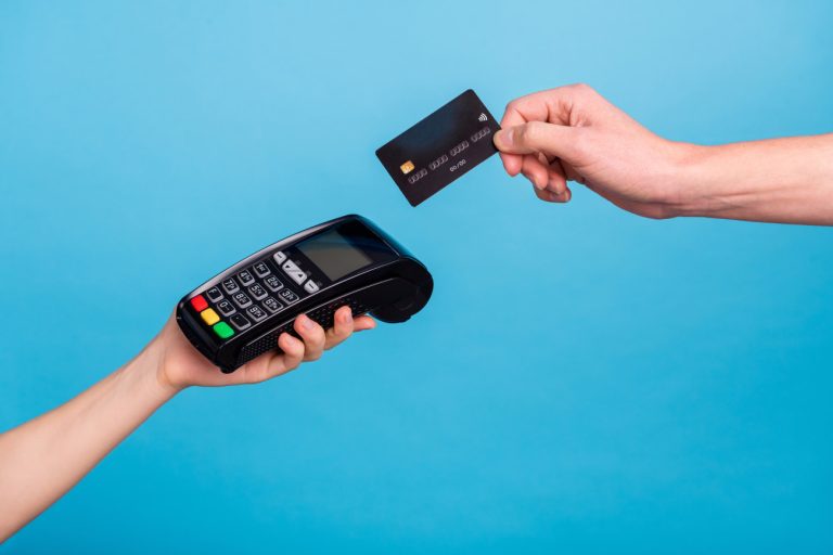 Τα POS αύξησαν τις πωλήσεις των επιχειρήσεων