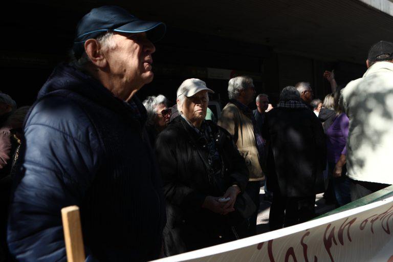 Νέες συντάξεις: Το «μεγάλο ψαλίδι» στον ιδιωτικό τομέα – Συνταξιούχοι «δύο ταχυτήτων»