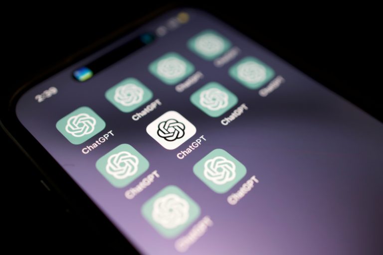 ChatGPT: Τα πέντε πράγματα που δεν πρέπει να μοιράζεστε ποτέ με την τεχνητή νοημοσύνη