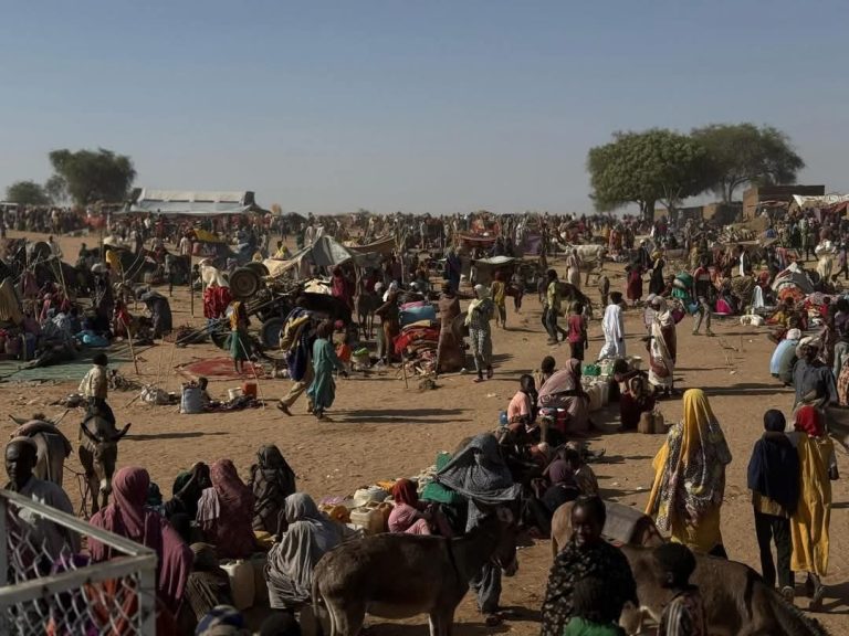 Σουδάν: Εκατοντάδες χιλιάδες εκτοπισμένοι τρέπονται σε φυγή εν μέσω «καταστροφικών συνθηκών»