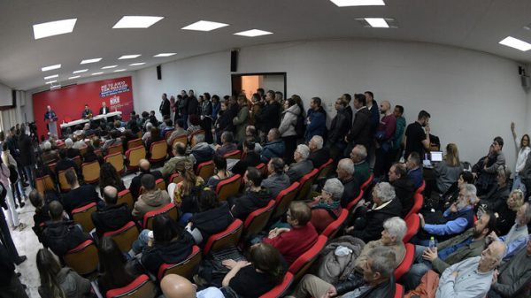 Κουτσούμπας: Ο λαός να βάλει τη σφραγίδα του στις εξελίξεις – Να βάλουμε εμπόδια στην πολιτική που γεννά Τέμπη