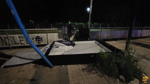 SUV έπεσε πάνω σε στάση λεωφορείου στον Φλοίσβο