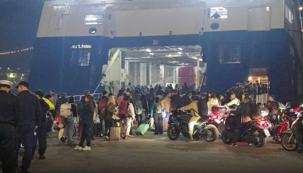 Σύρος: Αποβιβάστηκαν ως υπεράριθμοι 220 επιβάτες από Ικαρία με προορισμό τον Πειραιά