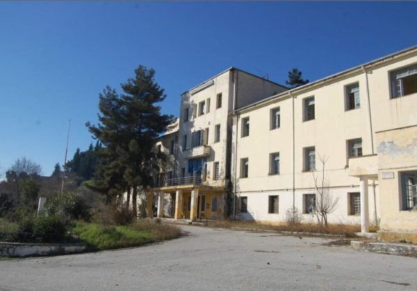 Ενθουσιασμός Υπουργού για το νέο μουσείο Τρικάλων