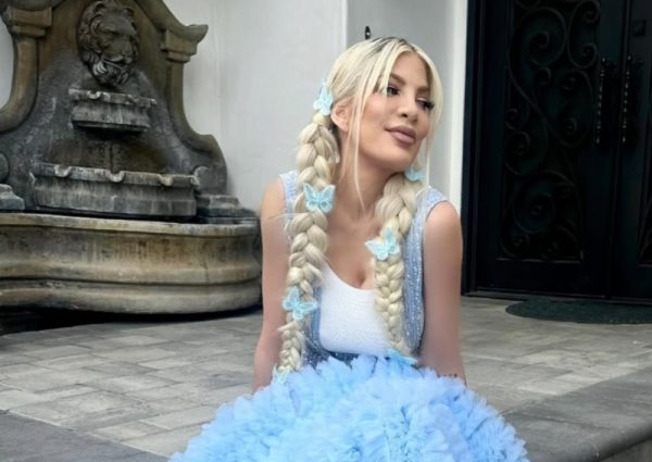 «Δεν γινόταν να το κρύβουμε άλλο»: Τα λόγια της 14χρονης κόρης της Τόρι Σπέλινγκ που την έπεισαν να πάρει διαζύγιο