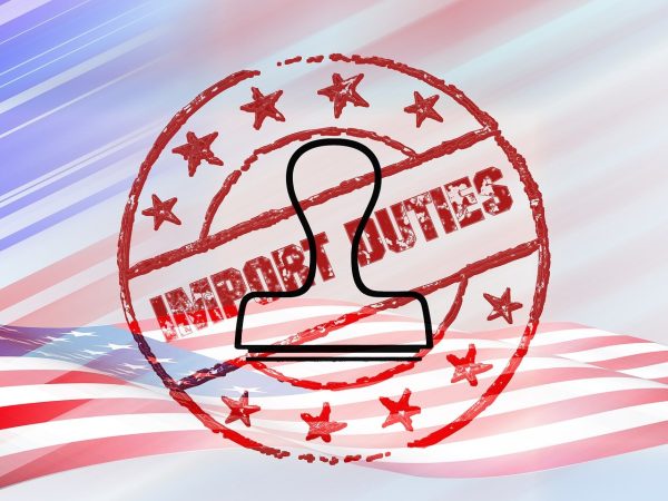 Δασμοί: Δισεκατομμυριούχος υποστηρικτής του Τραμπ προειδοποιεί για «οικονομικό πυρηνικό χειμώνα»