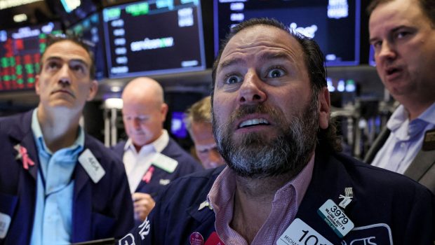 «Είναι τρέλα!» – Τα 15 λεπτά που συγκλόνισαν τα χρηματιστήρια