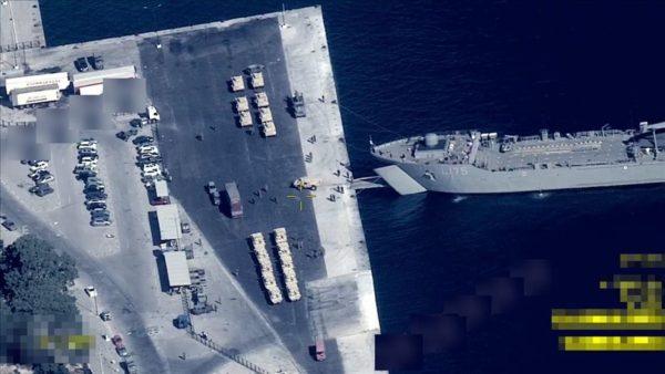 Turkiye: Δημοσιεύει φωτογραφίες του 2022 υποστηρίζοντας ότι η Ελλάδα μεταφέρει τεθωρακισμένα στα νησιά