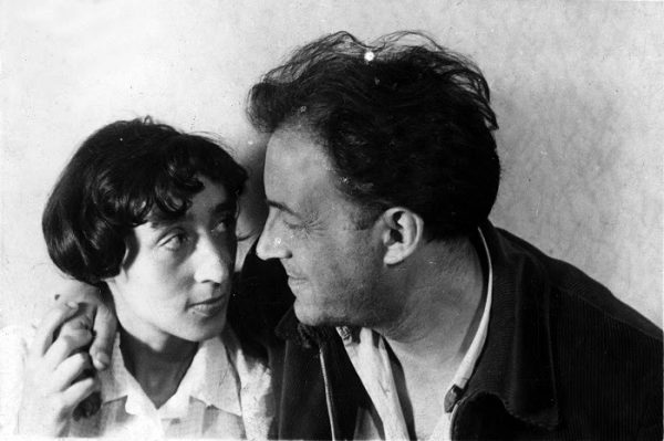 Μέμος και Ζιζή Μακρή – Ένα ζευγάρι καλλιτεχνών που έζησε ανάμεσα σε ιδεολογίες, σύνορα και καθεστώτα