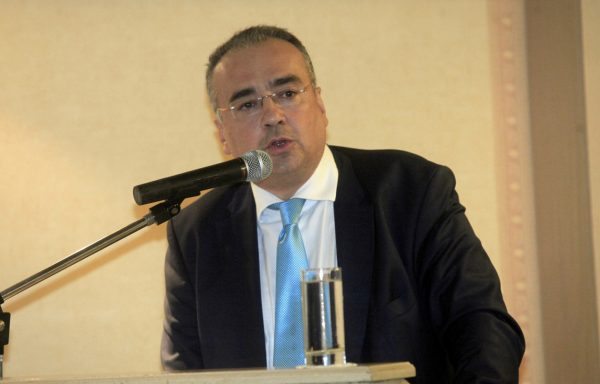 Δημήτρης Βερβεσός: «Προσπάθεια αποπροσανατολισμού», απαντά στα περί «απόκρυψης έκθεσης» για τα Τέμπη