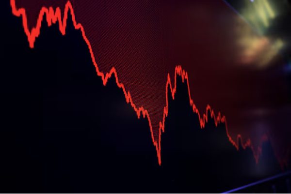 Δασμοί: Προς νέα πτώση οδεύει η Γουόλ Στριτ – Κάτω από τα 60 δολάρια το αμερικανικό πετρέλαιο