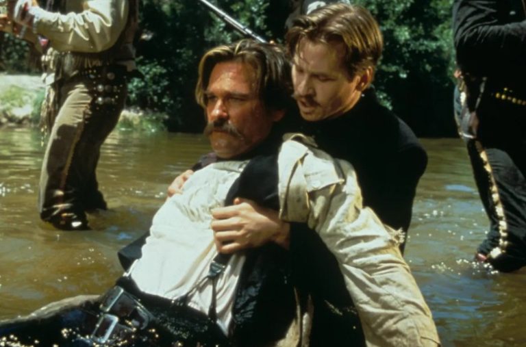 Ο Κερτ Ράσελ αποκαλύπτει το απόκοσμο δώρο που του έκανε ο Βαλ Κίλμερ