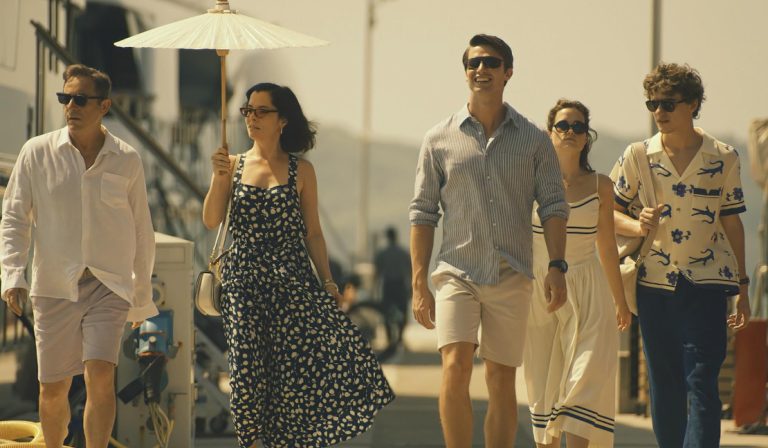 «Ου-λου-λου-λου» τέλος – Ο συνθέτης του τραγουδιού του «White Lotus» αποχωρεί από τη σειρά