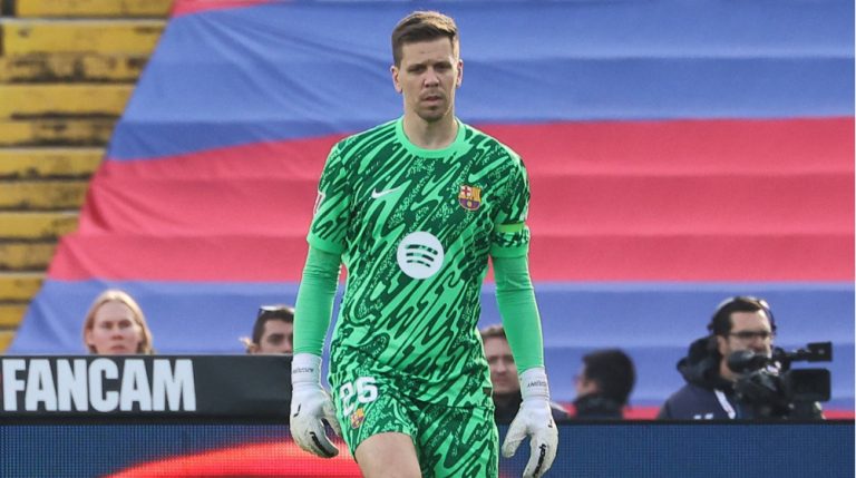 Ο Σέζνι για τον εθισμό του στο τσιγάρο: «Σας παρακαλώ μην κάνετε το ίδιο με εμένα» (pic)