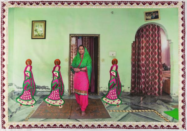 «Βελόνα και κλωστή, μια σιωπηλή πρόκληση στην πατριαρχία» – Οι Ινδές αντιστέκονται κεντώντας