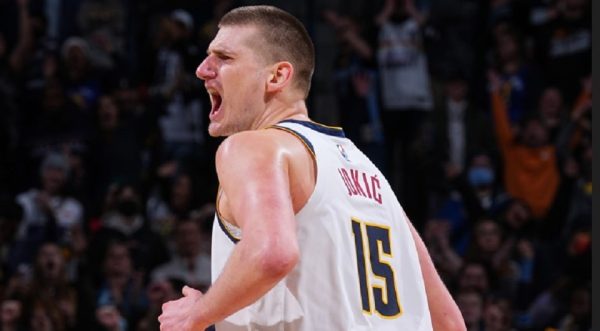 «Εξωγήινος» Γιόκιτς σταμάτησε στους… 61 πόντους κόντρα στους Τίμπεργουλβς – «Πάρτι» Κάρι με 52 και 12/20 τρίποντα κόντρα στο Μέμφις (vids)