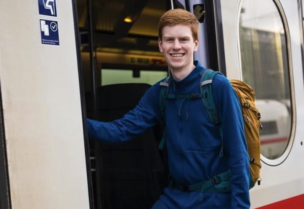 Ανήλικος παράτησε το σπίτι του και μένει σε… τρένα δύο χρόνια