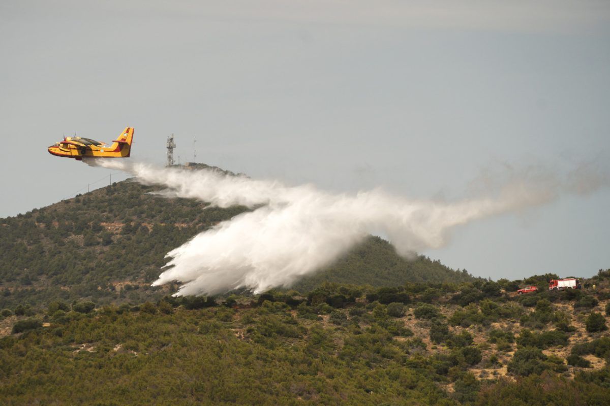 Πυρκαγιές: Πυροσβέστες και αεροσκάφη στέλνει η ΕΕ – 4  αεροπλάνα στην Ελλάδα