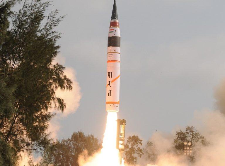 Ινδία-Πακιστάν: Είναι υπαρκτός ο κίνδυνος πυρηνικού πολέμου;