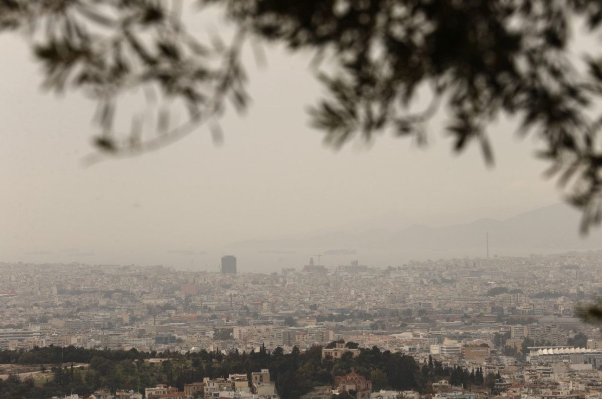 Καιρός: Ζέστη και αφρικανική σκόνη το Σάββατο – Καταιγίδες και πτώση θερμοκρασίας από την Κυριακή