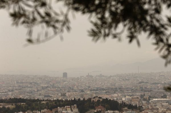 Καιρός: Ζέστη και αφρικανική σκόνη το Σάββατο – Καταιγίδες και πτώση θερμοκρασίας από την Κυριακή