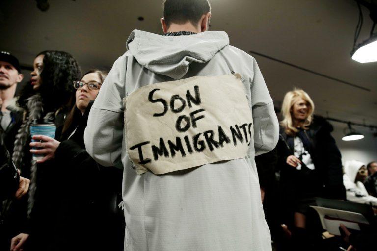 Στις ΗΠΑ συζητούν για ριάλιτι σόου με μετανάστες που θα διαγωνίζονται για υπηκοότητα