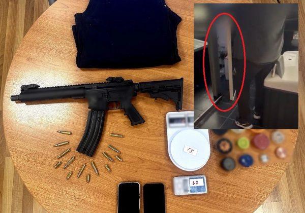 Δύο συλλήψεις για οπλισμό και ναρκωτικά – Το μυστικό δωμάτιο πίσω από καθρέφτη στο μπάνιο της οικίας τους