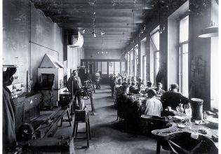 Πώς ένας αγρότης έγινε ο μεγαλύτερος δεξιοτέχνης των αυγών Φαμπερζέ