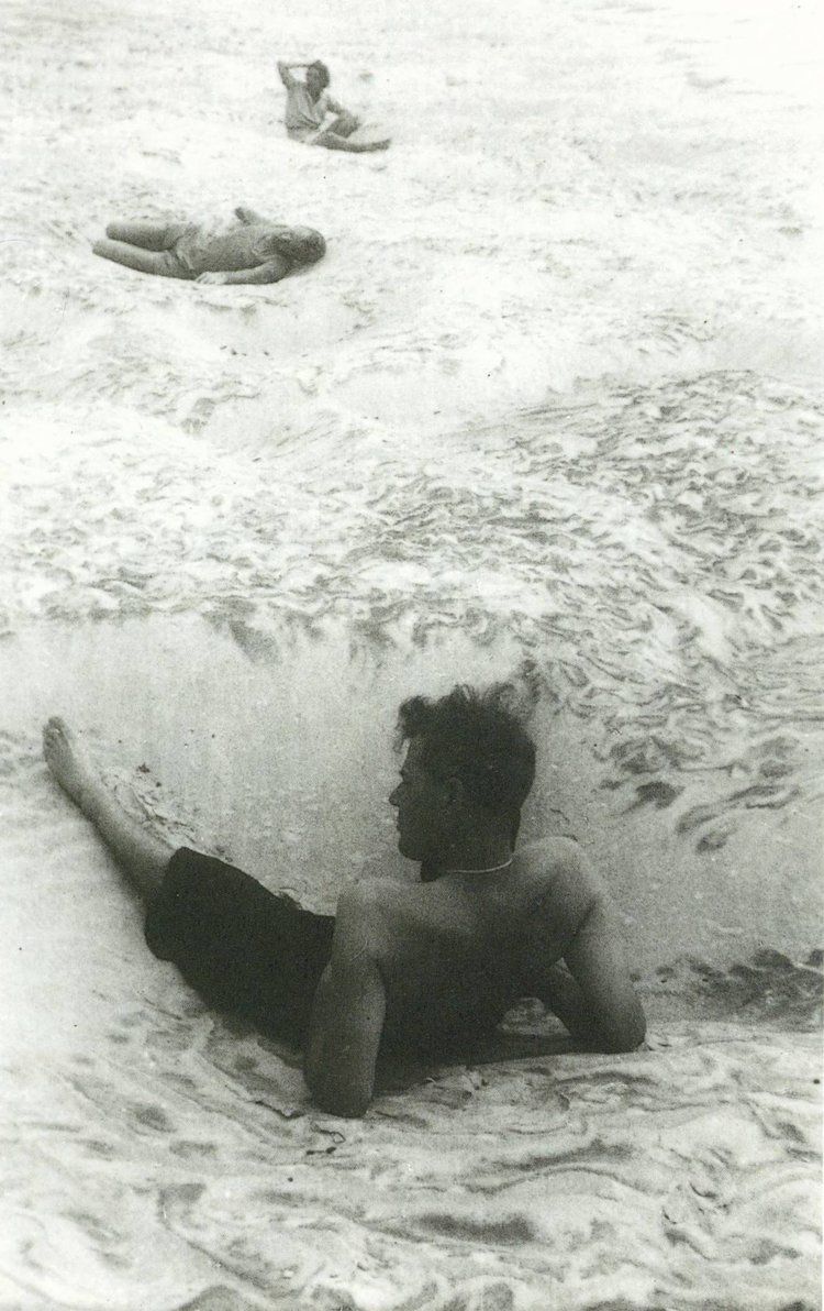 Οι PaJaMa στην παραλία / pineshistory.org