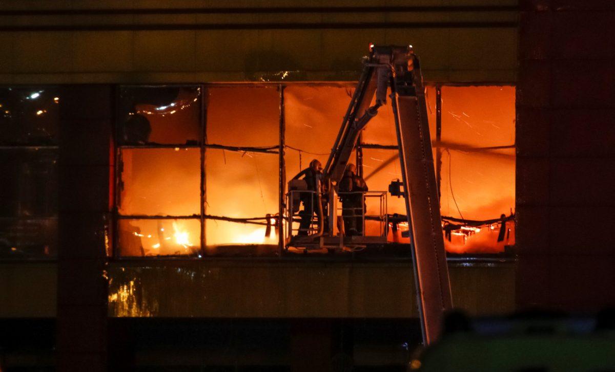 Μόσχα: Ισχυρή έκρηξη σε πολυκατοικία και μεγάλη πυρκαγιά, με νεκρούς και τραυματίες