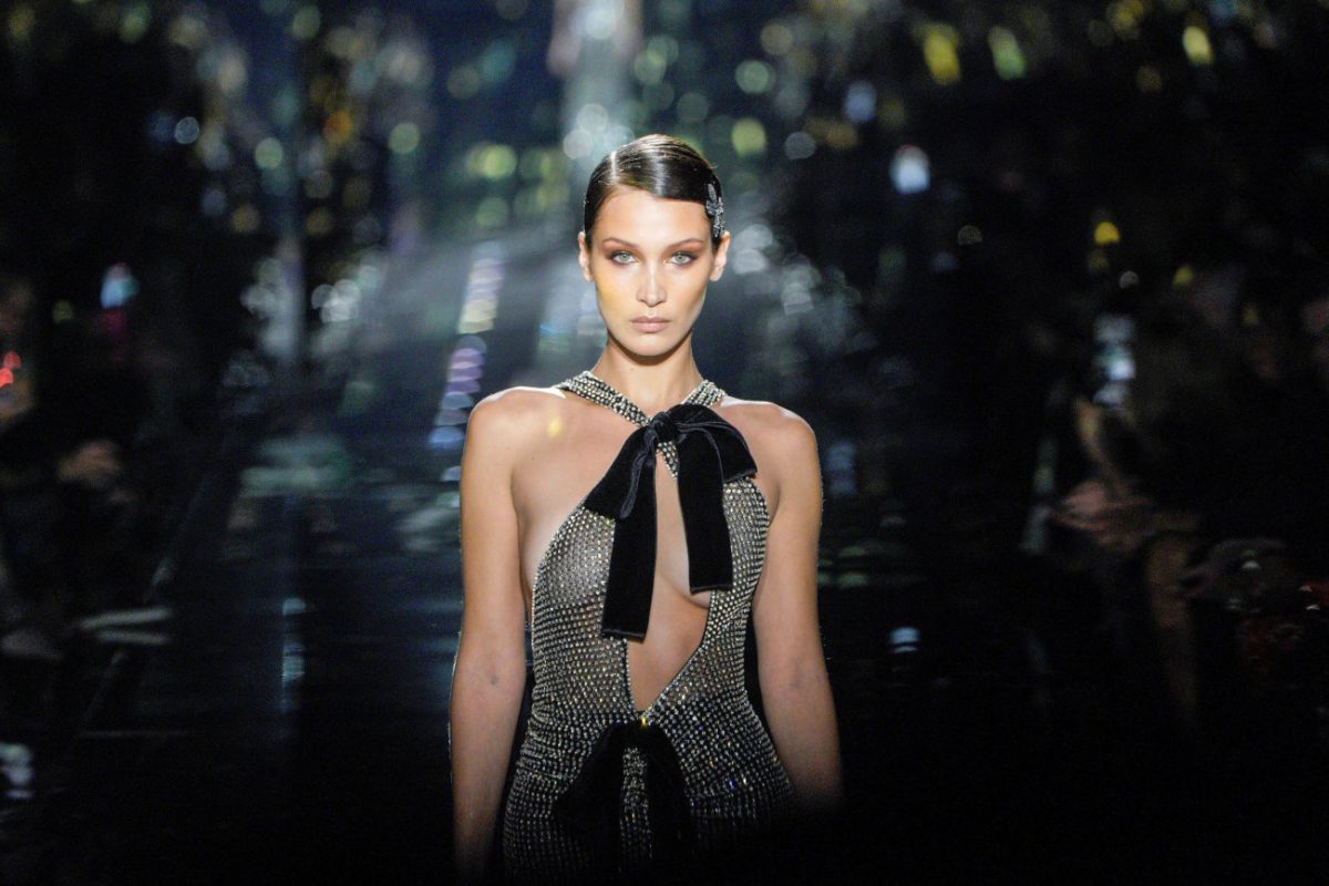 «Τη μισώ αυτή τη σκύλα»: Η Μπέλα Χαντίντ, ο καθρέφτης και η αυτοπεποίθηση