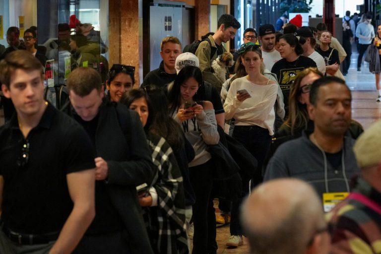 Καναδάς: Πλήττουν τη χώρα οι δασμοί Τραμπ – Αυξήθηκε η ανεργία