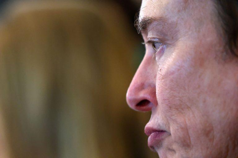 Ρωτούσαν την ΑΙ του Μασκ για το μπέιζμπολ και τους απαντούσε για την «γενοκτονία των λευκών»