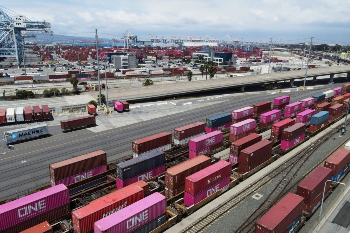 Δασμοί Τραμπ: Παλιό και δοκιμασμένο το κόλπο των επιχειρήσεων για να τους παρακάμψουν