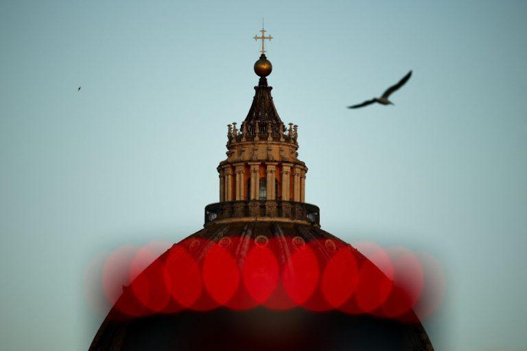 Πνευματικός ηγέτης, αρχηγός κράτους, διεθνής παράγοντας: Ο Πάπας και ο διχασμός στα παρασκήνια του Βατικανού