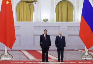 Συνάντηση Σι Τζινπίνγκ με Πούτιν: «Η Κίνα θα εργασθεί με τη Ρωσία αναλαμβάνοντας τις ιδιαίτερες ευθύνες»