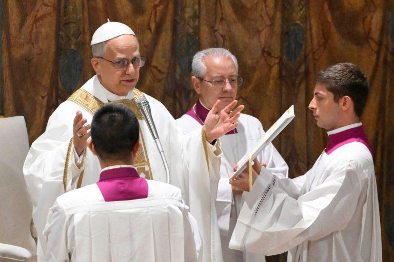 «Είναι ο Μπομπ!»: Όταν μαθαίνεις ότι η μαμά σου φασώθηκε με τον νέο Πάπα Λέων ΙΔ